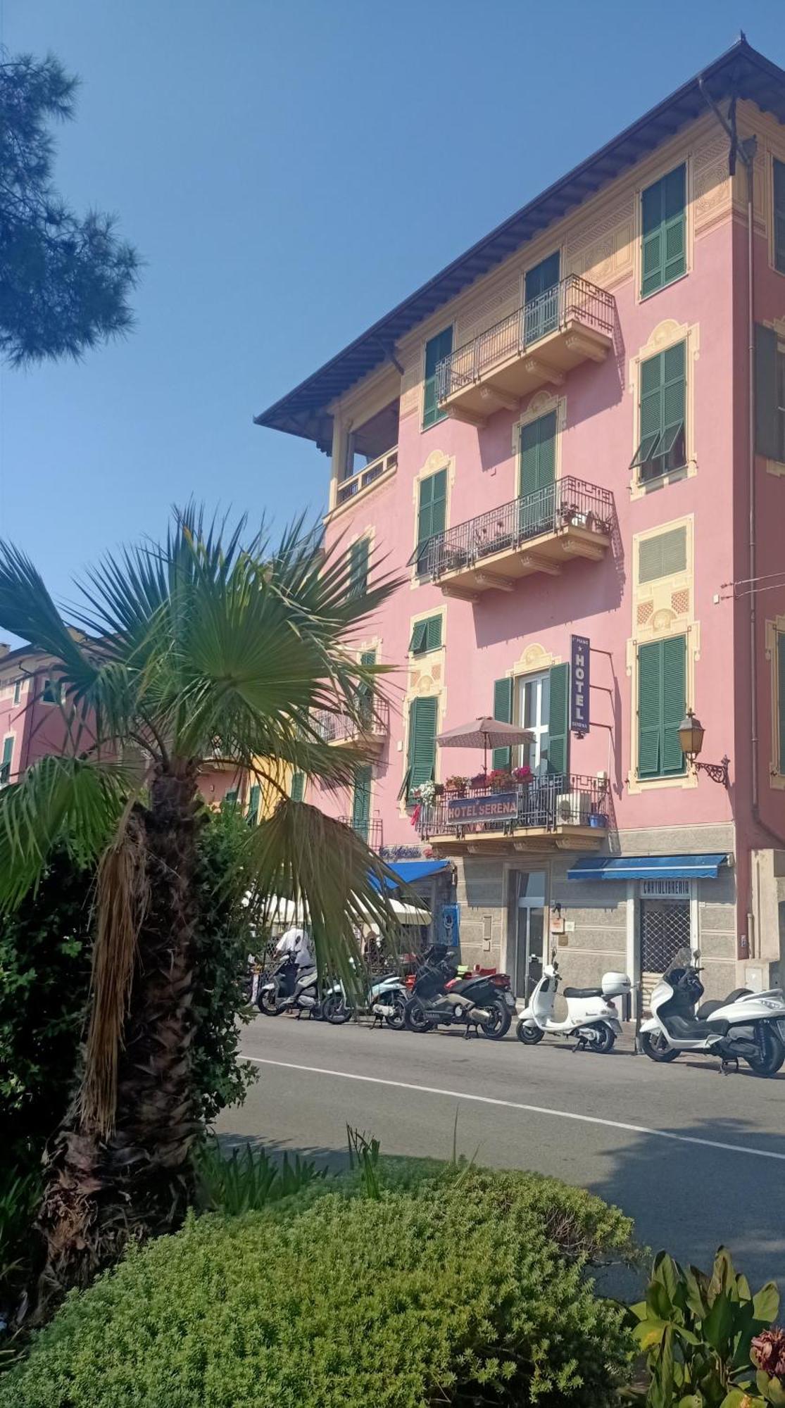 Hotel Serena *