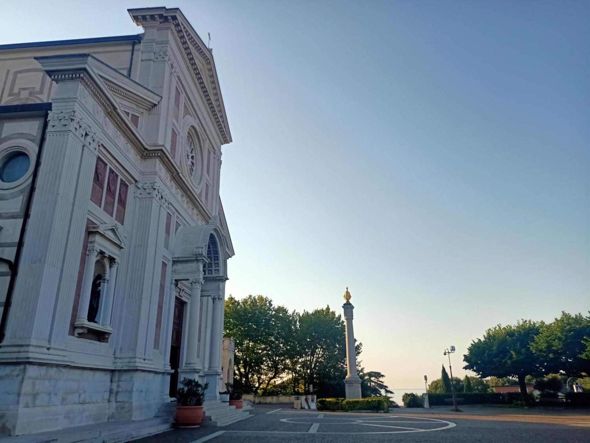 Serena Hotel